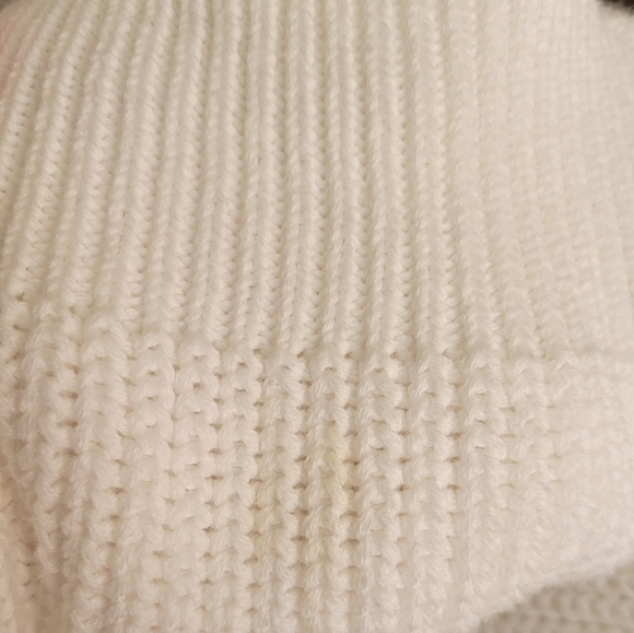 Forever 21 Ivory Cable Knit Sweater Size Small - Picture 10 of 10